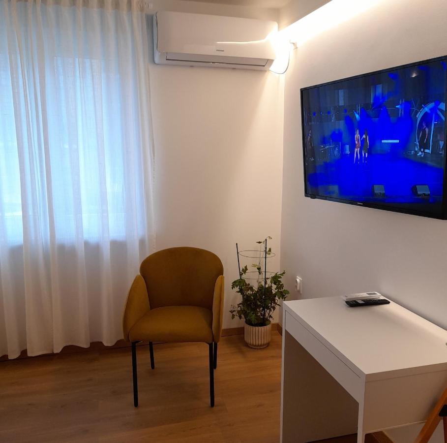 Studio Apartman Four Pearls Karlovac Bagian luar foto