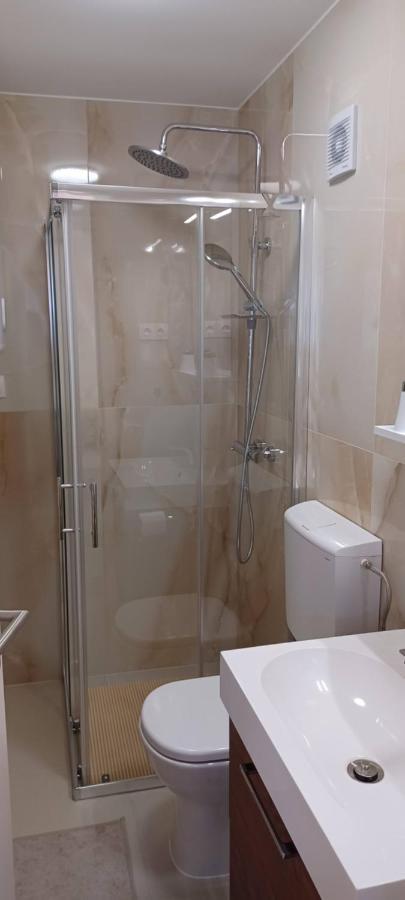 Studio Apartman Four Pearls Karlovac Bagian luar foto