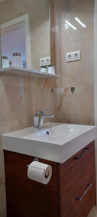 Studio Apartman Four Pearls Karlovac Bagian luar foto